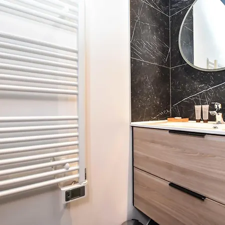 Elegant - 1br-5p - Parc De Belleville Apartment *